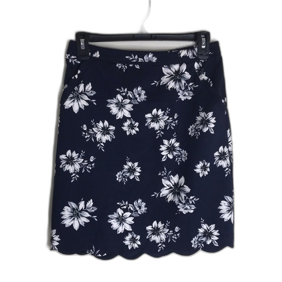 Skies are Blue Scalloped Hem & pockets Navy Floral Skirt size small - Picture 1 of 9